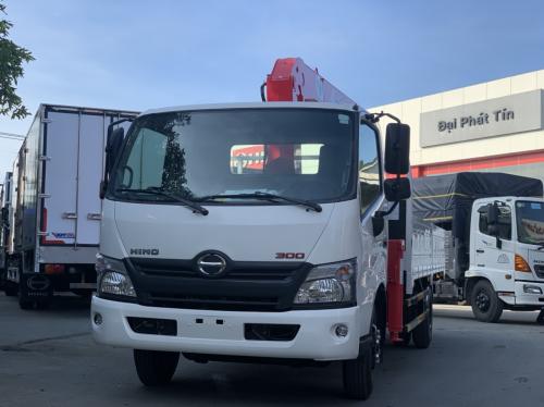 xe tải hino 3 tấn xzu720l gắn cẩu unic 234 